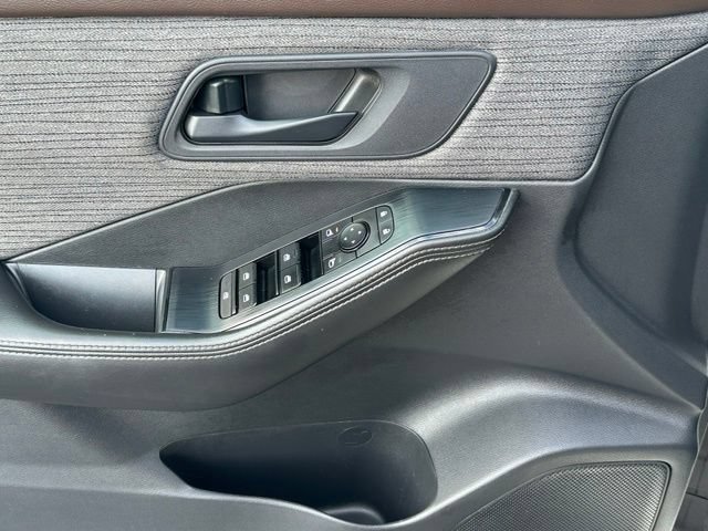 Used 2021 Nissan Rogue S FWD image 19