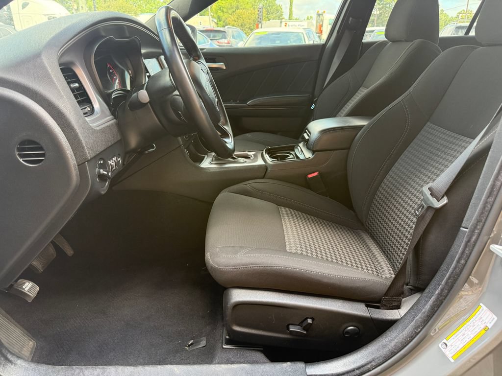 Used 2023 Dodge Charger SXT w/ Blacktop Package AWD/4WD image 16