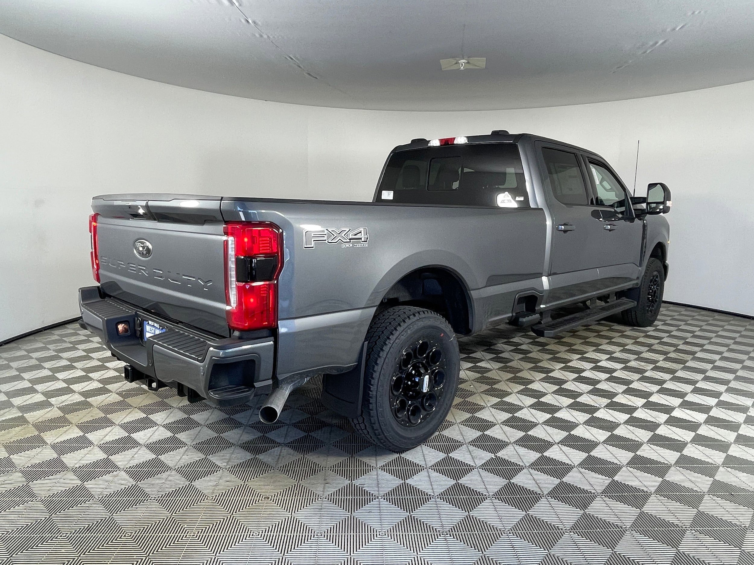 New 2026 Ford F350 XLT w/ XLT Premium Package AWD/4WD image 6