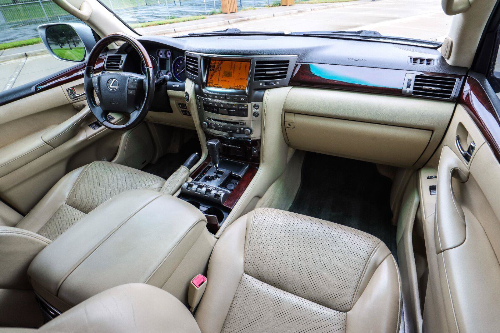 Used 2011 Lexus LX 570 4WD w/ Luxury Pkg image 34