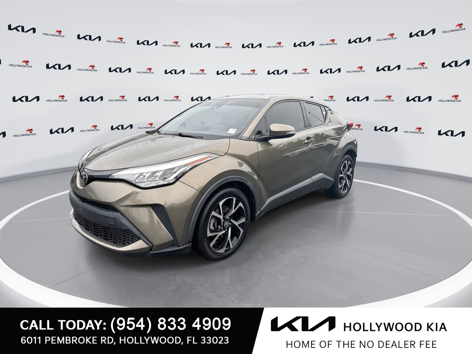 Used 2021 Toyota C-HR XLE FWD image 4