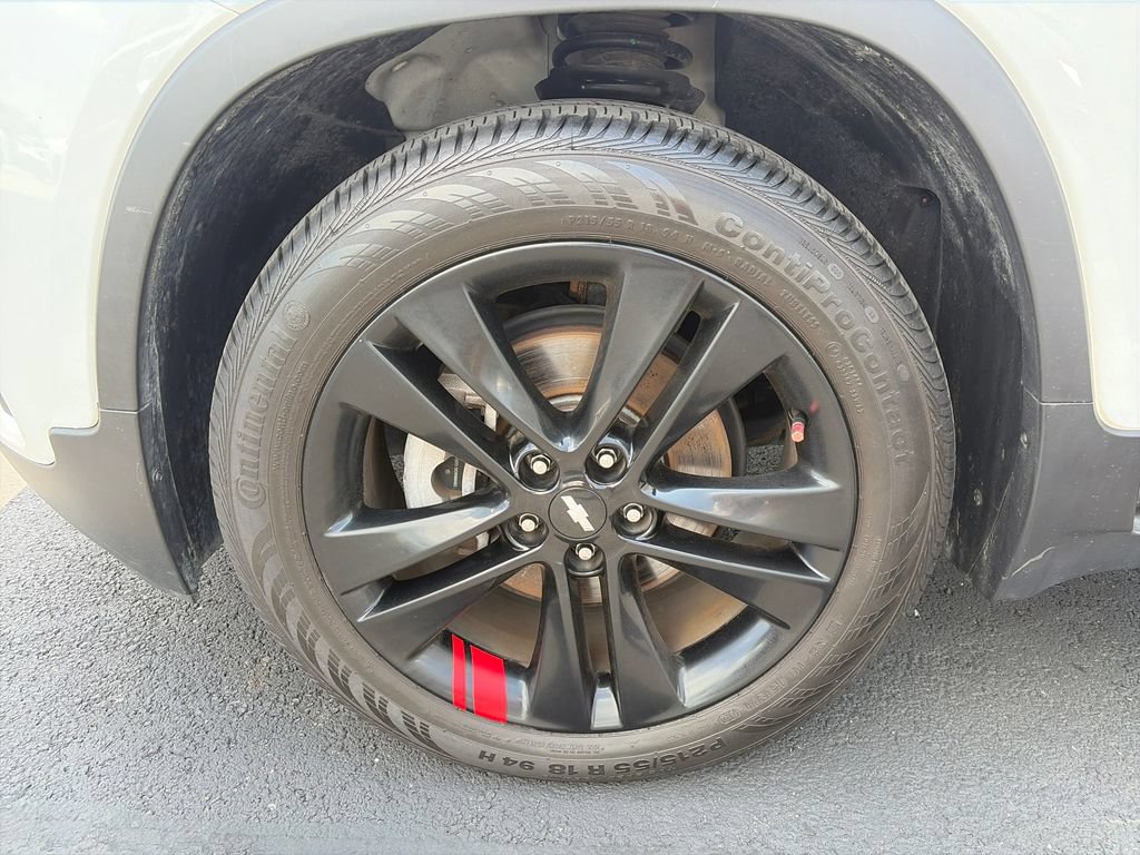 Used 2021 Chevrolet Trax LT w/ Redline Edition FWD image 25