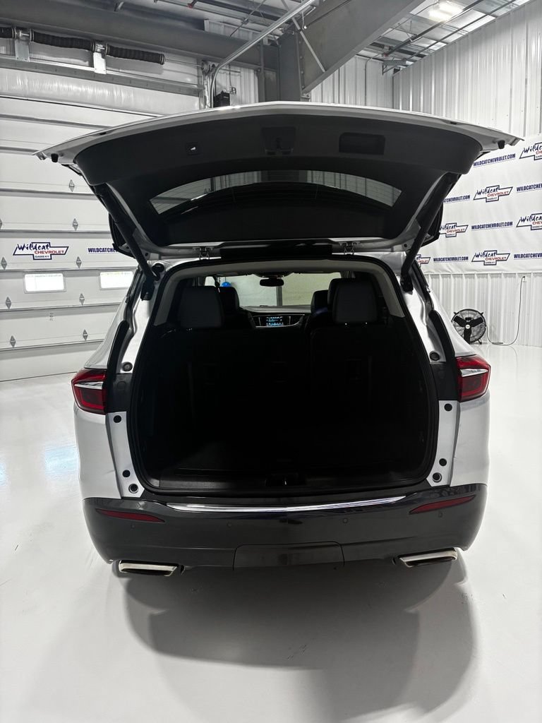 Used 2019 Buick Enclave Essence FWD image 36