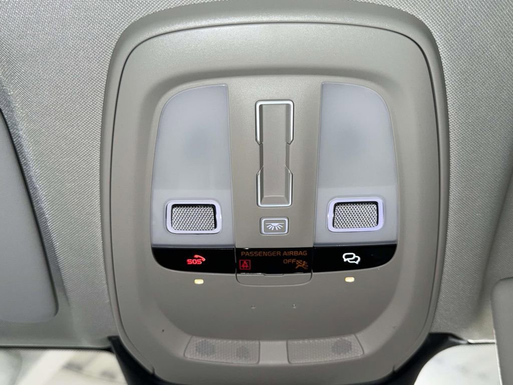 Used 2025 Volvo XC60 T8 Plus w/ Climate Package image 26