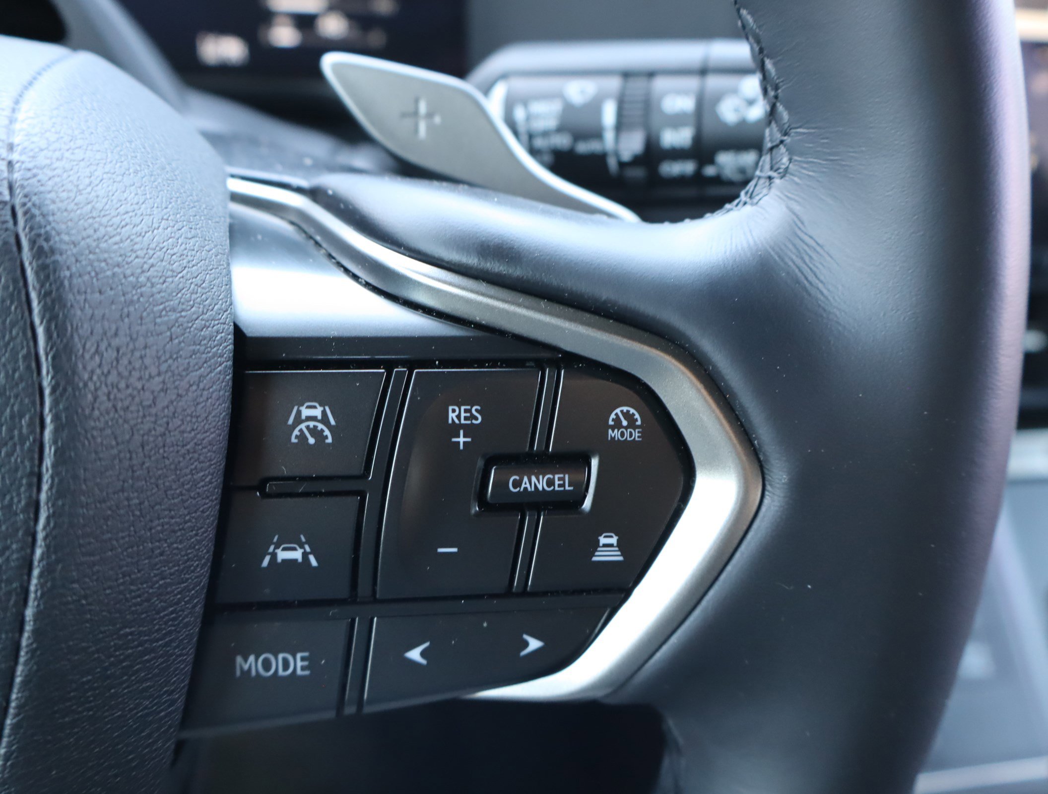 Used 2025 Lexus GX 550 w/ Accessory Package (2T) AWD/4WD image 19