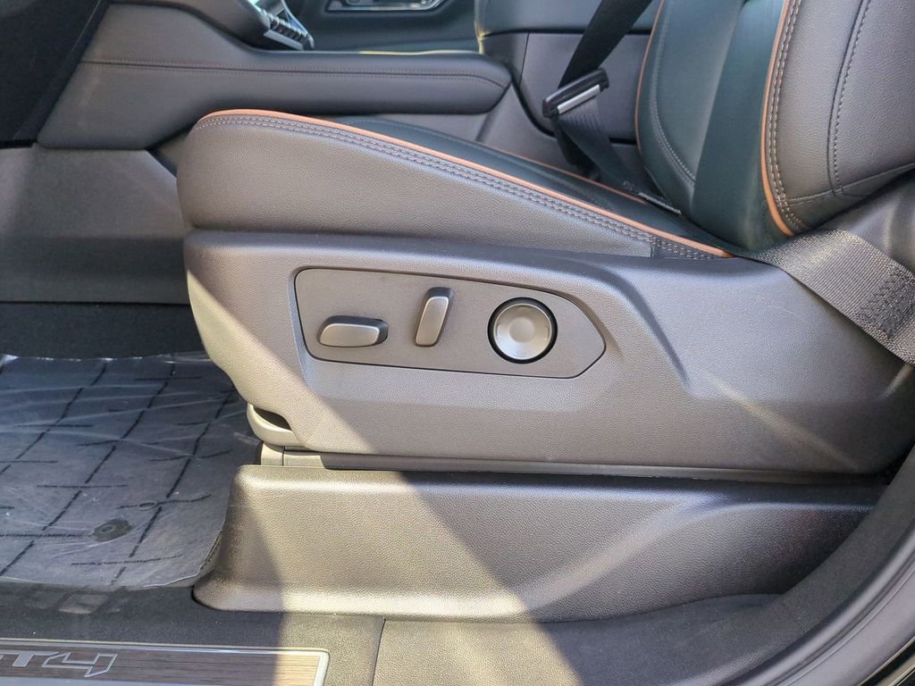 New 2026 GMC Yukon XL AT4 w/ AT4 Premium Plus Package AWD/4WD image 21