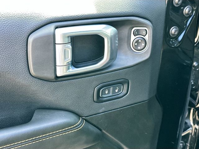 Used 2024 Jeep Wrangler Unlimited Sahara w/ Technology Group AWD/4WD image 18