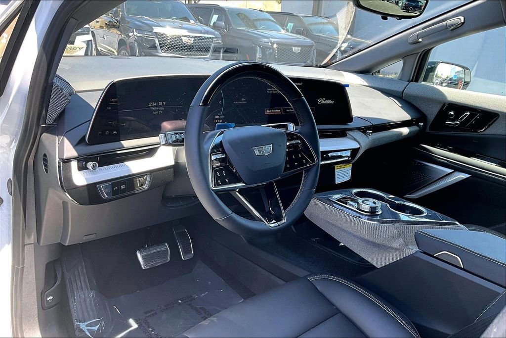 New 2026 Cadillac Optiq Luxury 1 RWD image 9