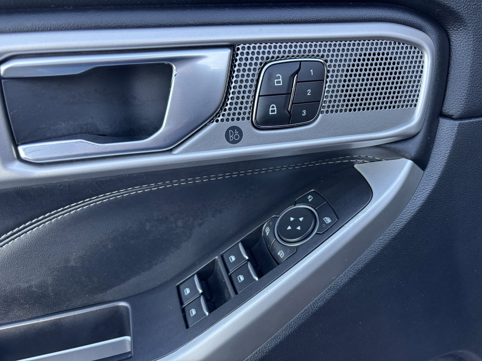 Used 2021 Ford Explorer Limited w/ Equipment Group 301A image 15