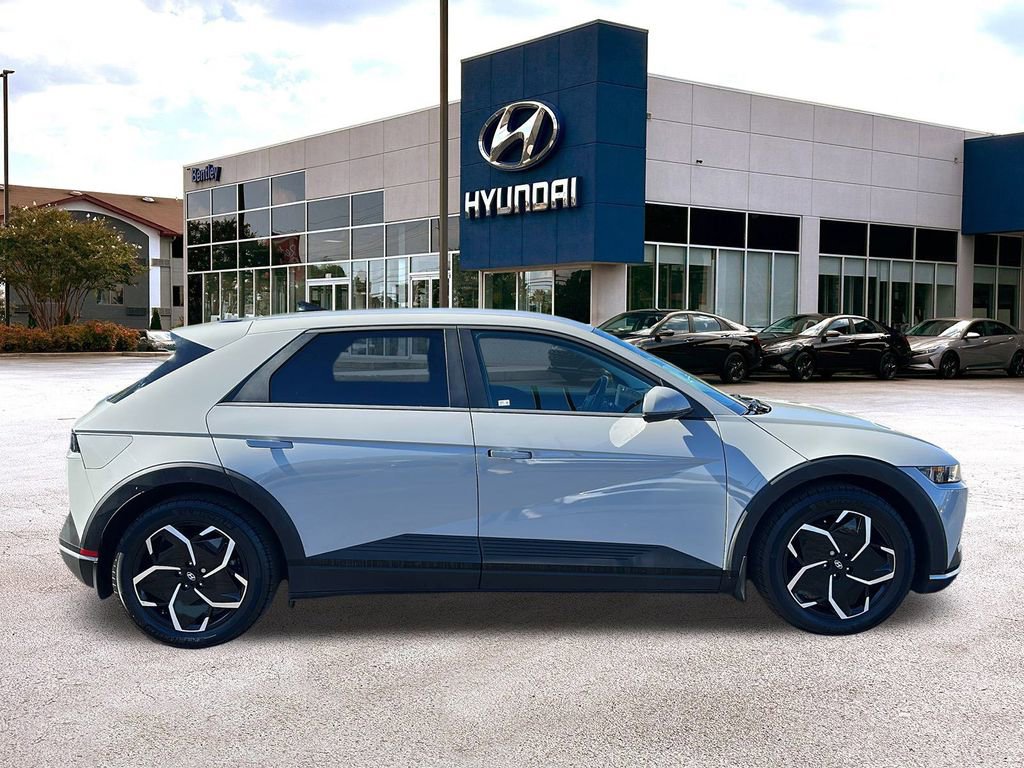 Certified 2023 Hyundai Ioniq 5 SE w/ Cargo Package image 6