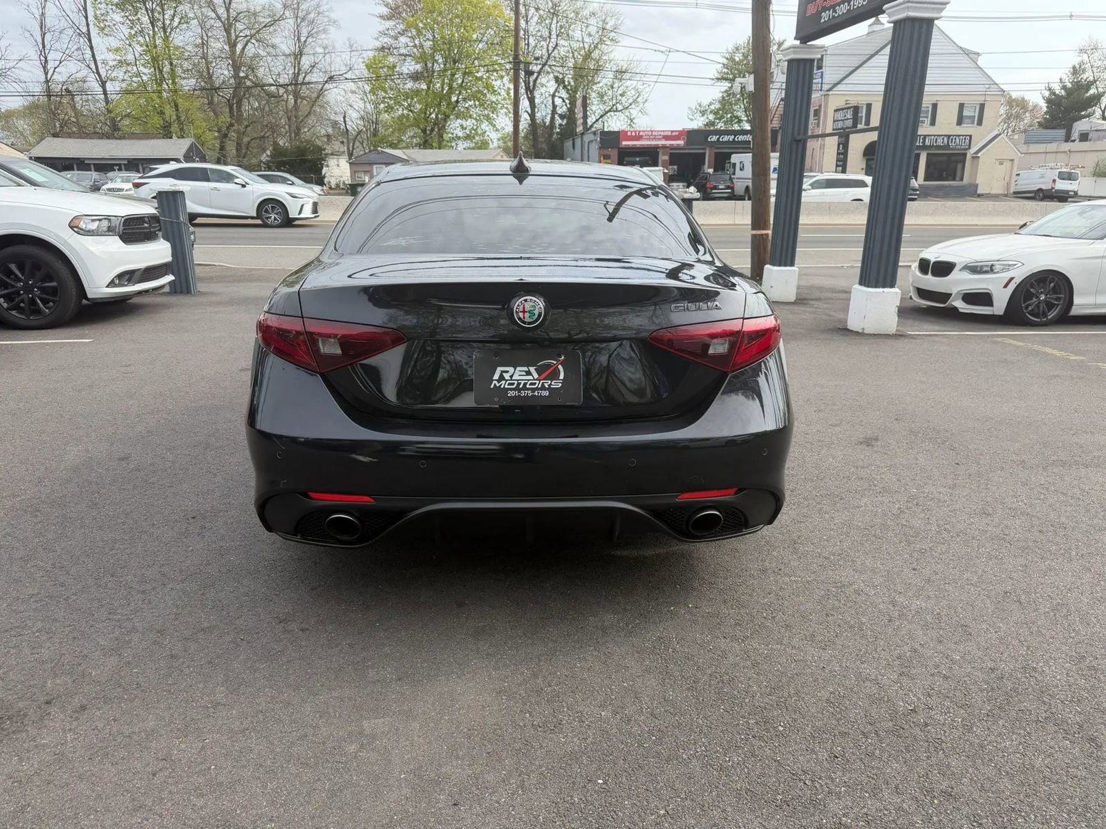 Used 2017 Alfa Romeo Giulia w/ Sport Appearance Package RWD image 4
