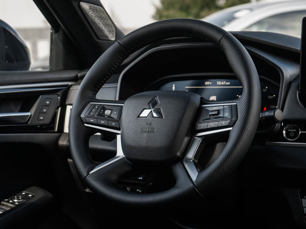 New 2026 Mitsubishi Outlander SEL AWD/4WD image 15