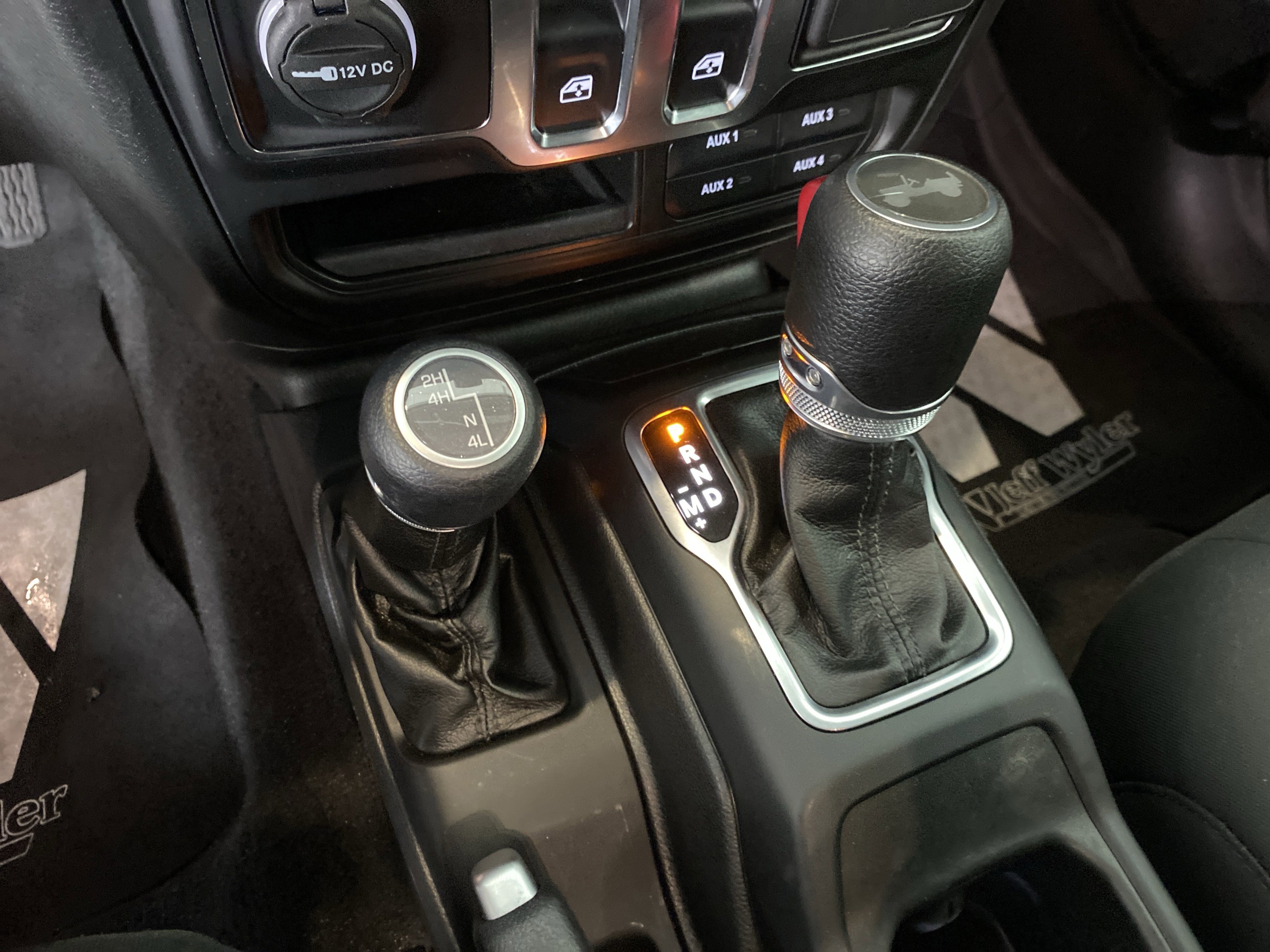 Used 2022 Jeep Wrangler Willys image 14