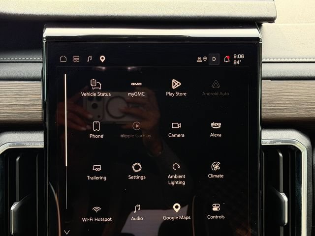 Used 2025 GMC Acadia Denali w/ LPO, Floor Liner Package FWD image 19