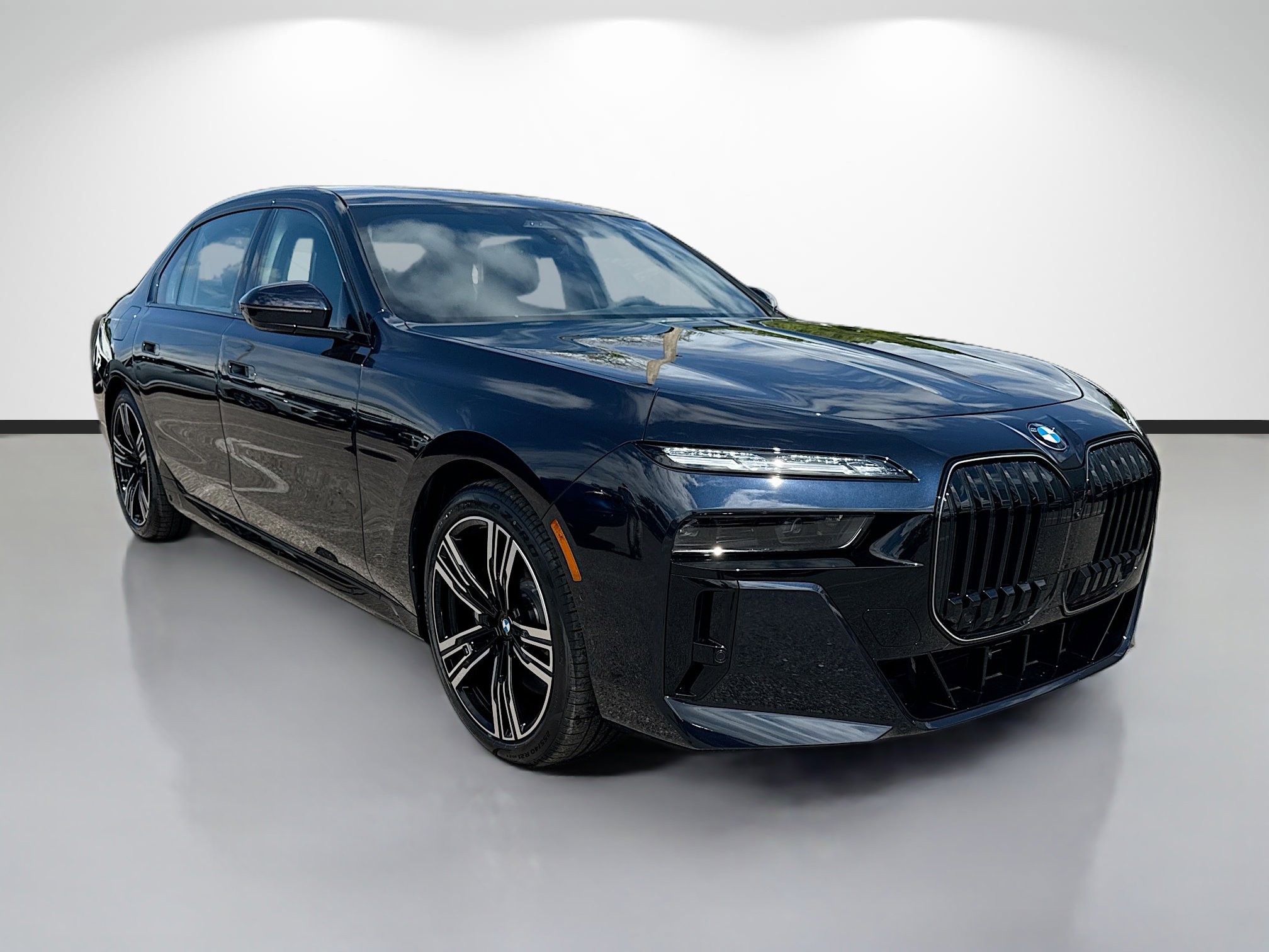 New 2026 BMW 760i xDrive w/ Executive Package image 1