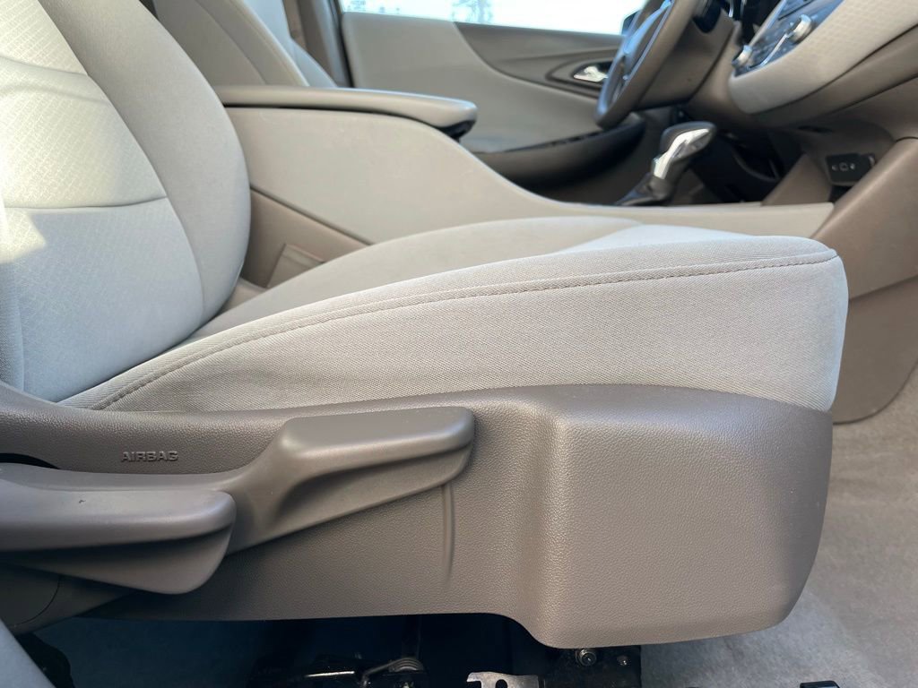 Used 2021 Chevrolet Malibu LT image 29