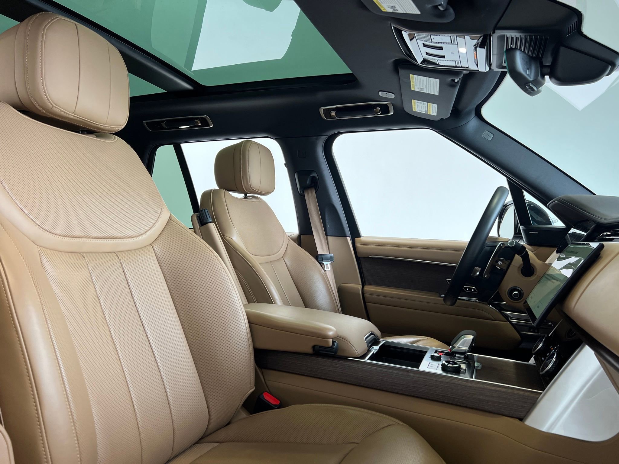 Used 2023 Land Rover Range Rover SE image 25