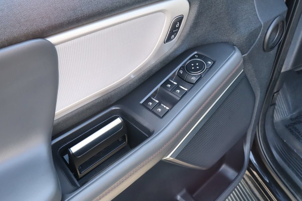 Used 2025 Ford Expedition Max Active AWD/4WD image 19
