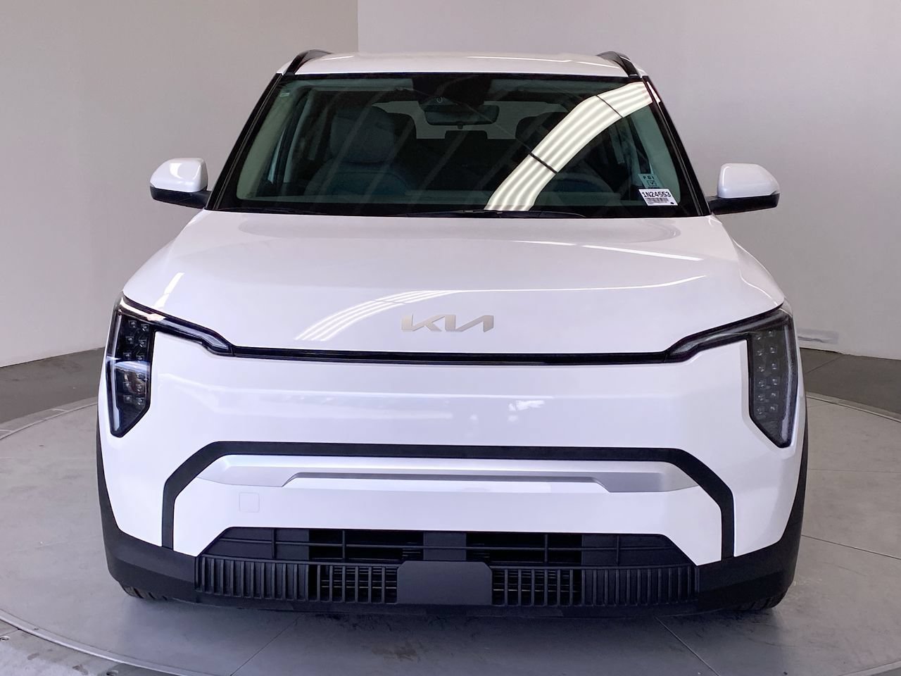 New 2027 Kia EV3 Wind FWD image 8