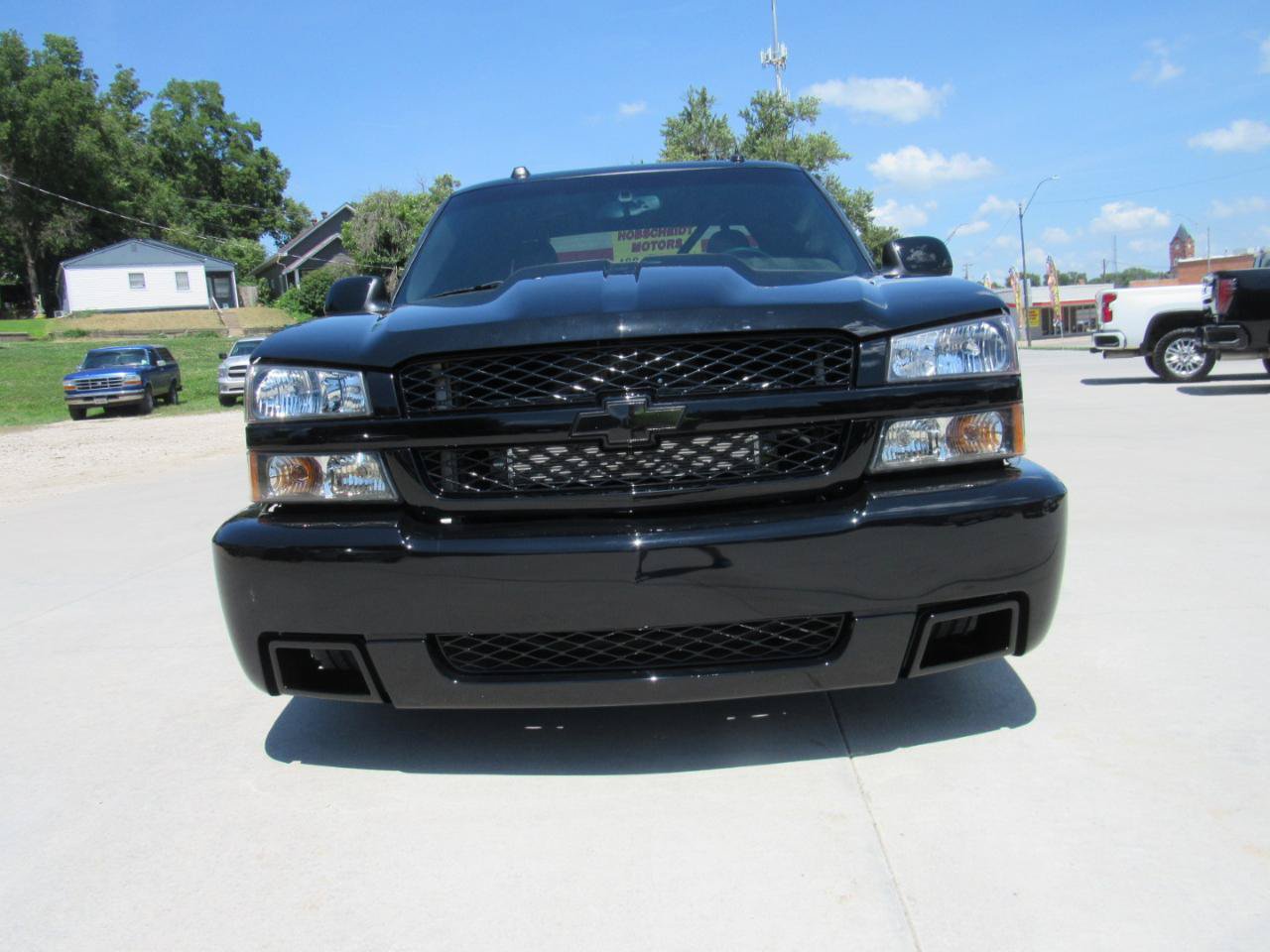 Used 2004 Chevrolet Silverado 1500 SS AWD/4WD image 2