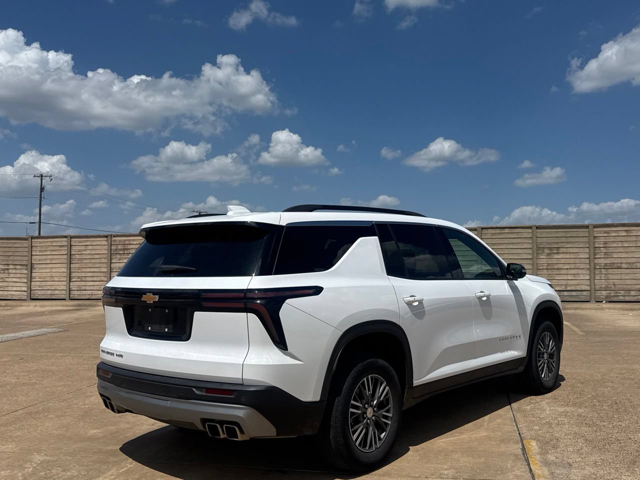 Used 2025 Chevrolet Traverse LT AWD/4WD image 22