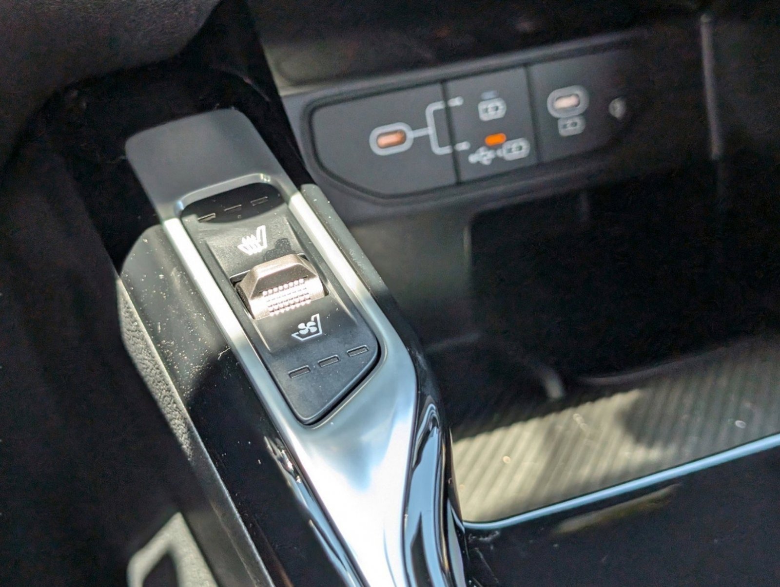 Used 2024 Kia Sorento SX Prestige w/ Olive Brown Leather Package image 28