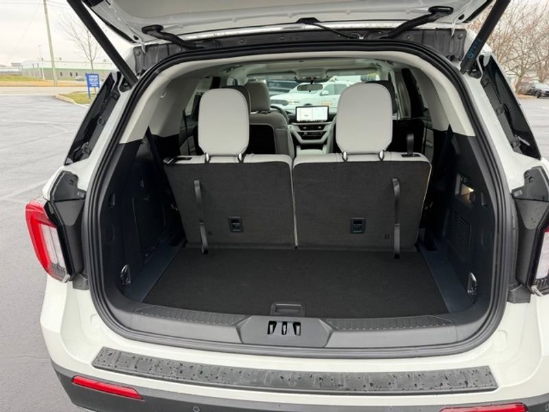 New 2026 Ford Explorer Active image 23