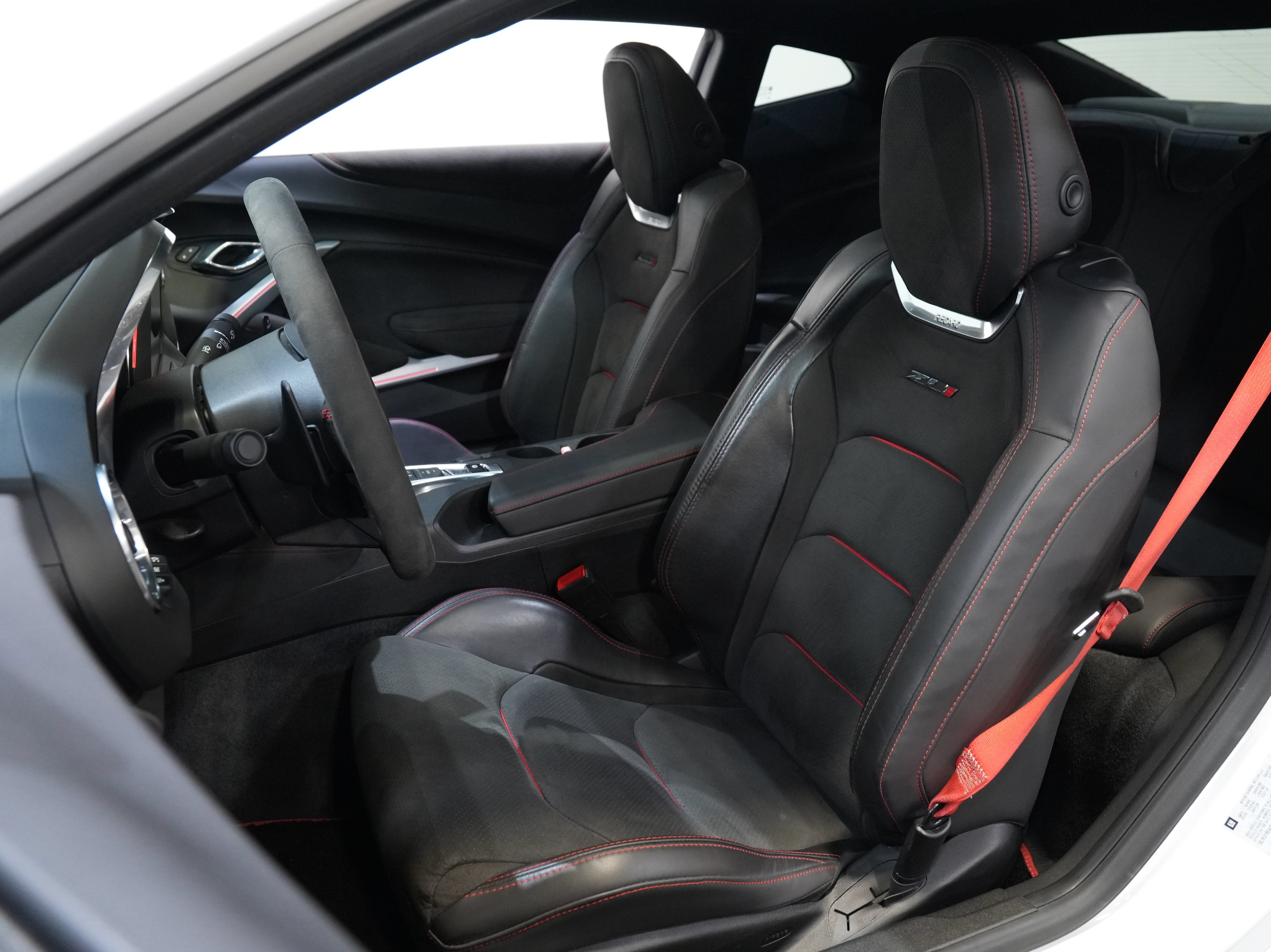 Used 2018 Chevrolet Camaro ZL1 RWD image 28