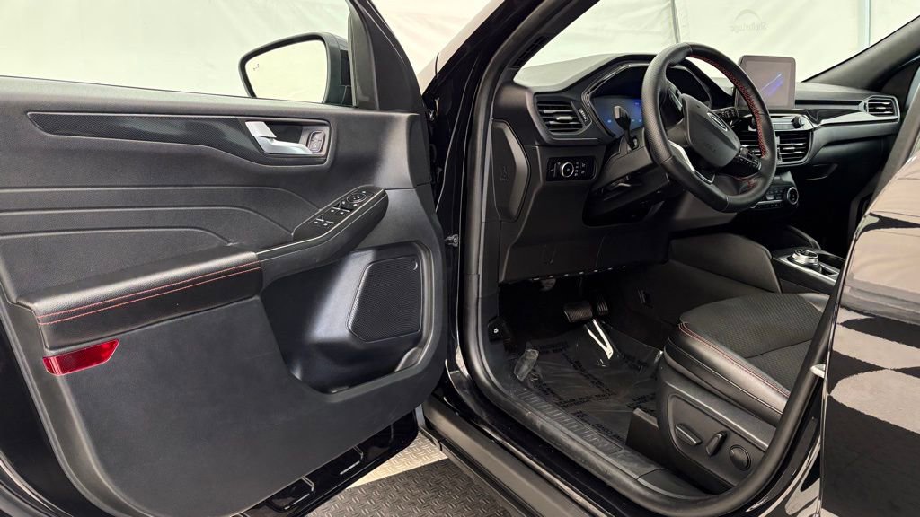 Used 2025 Ford Escape ST-Line Select image 33