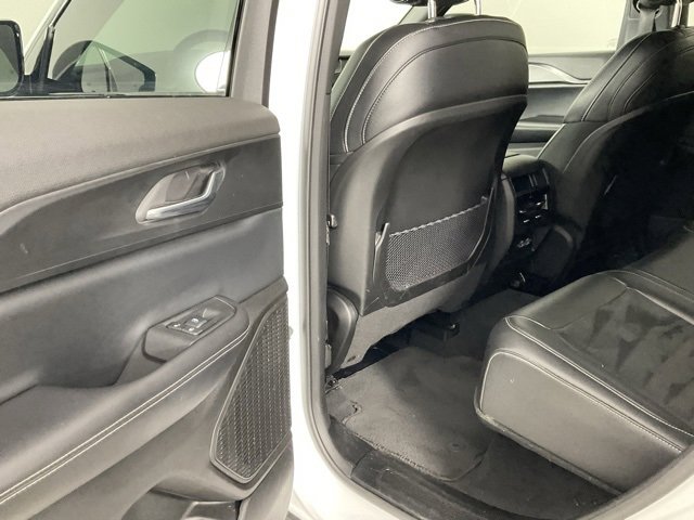 Used 2024 Jeep Grand Cherokee Altitude image 15