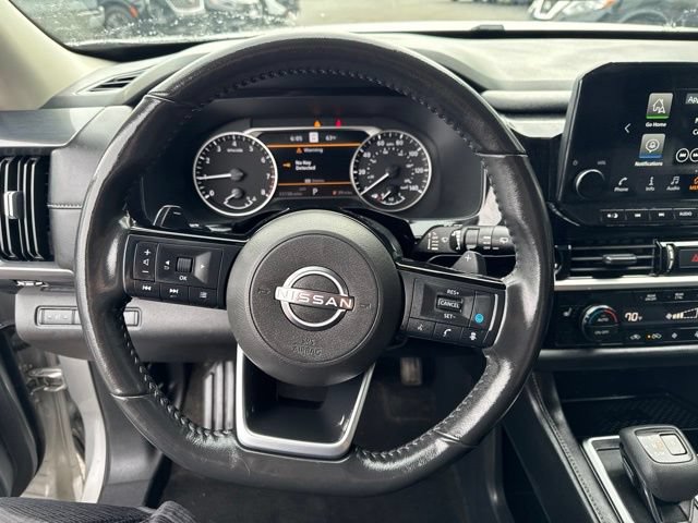 Used 2025 Nissan Pathfinder SL AWD/4WD image 11