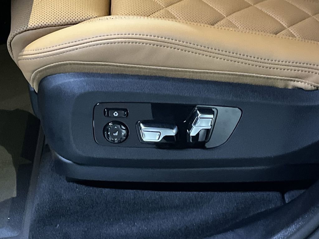 New 2026 BMW X5 M60i w/ Climate Comfort Package image 12