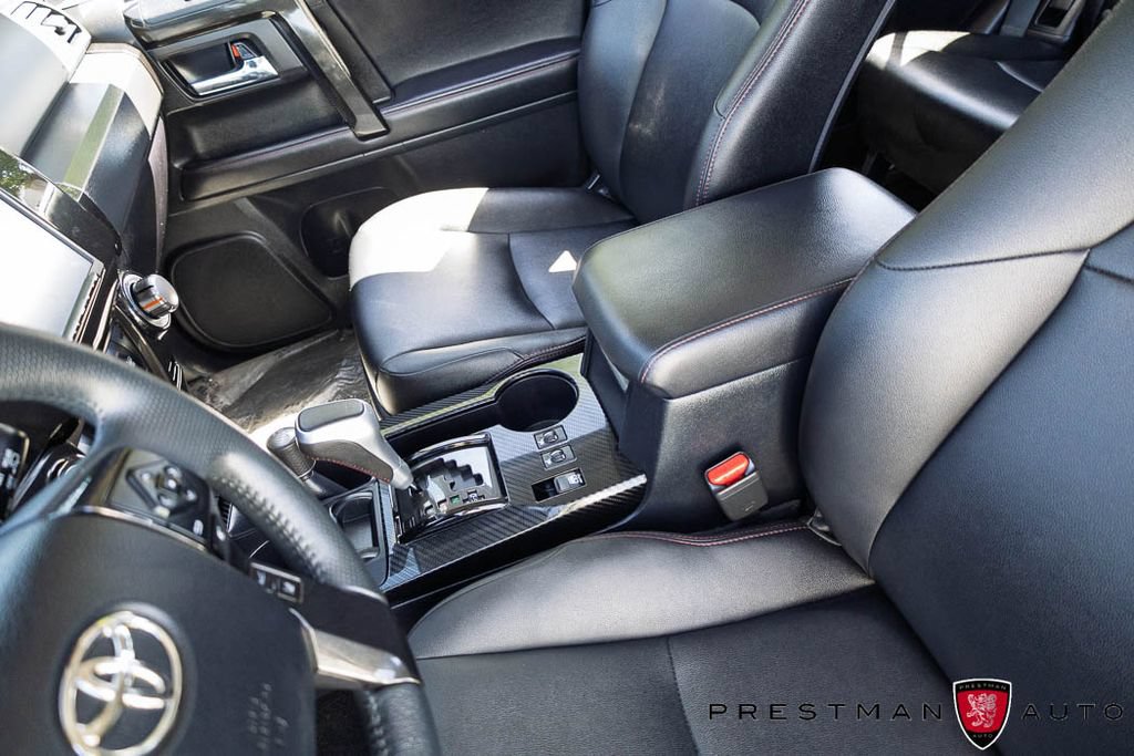 Used 2022 Toyota 4Runner TRD Off-Road Premium w/ Moonroof Package AWD/4WD image 32
