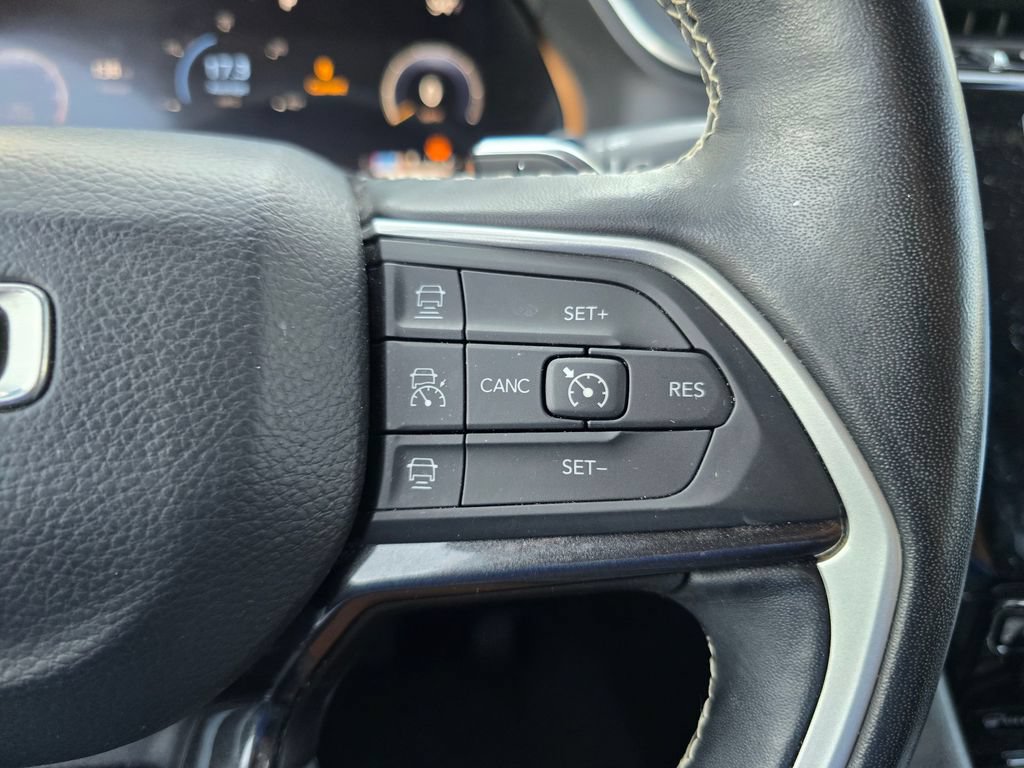 Used 2022 Jeep Grand Cherokee L Laredo w/ Luxury Tech Group I RWD image 15