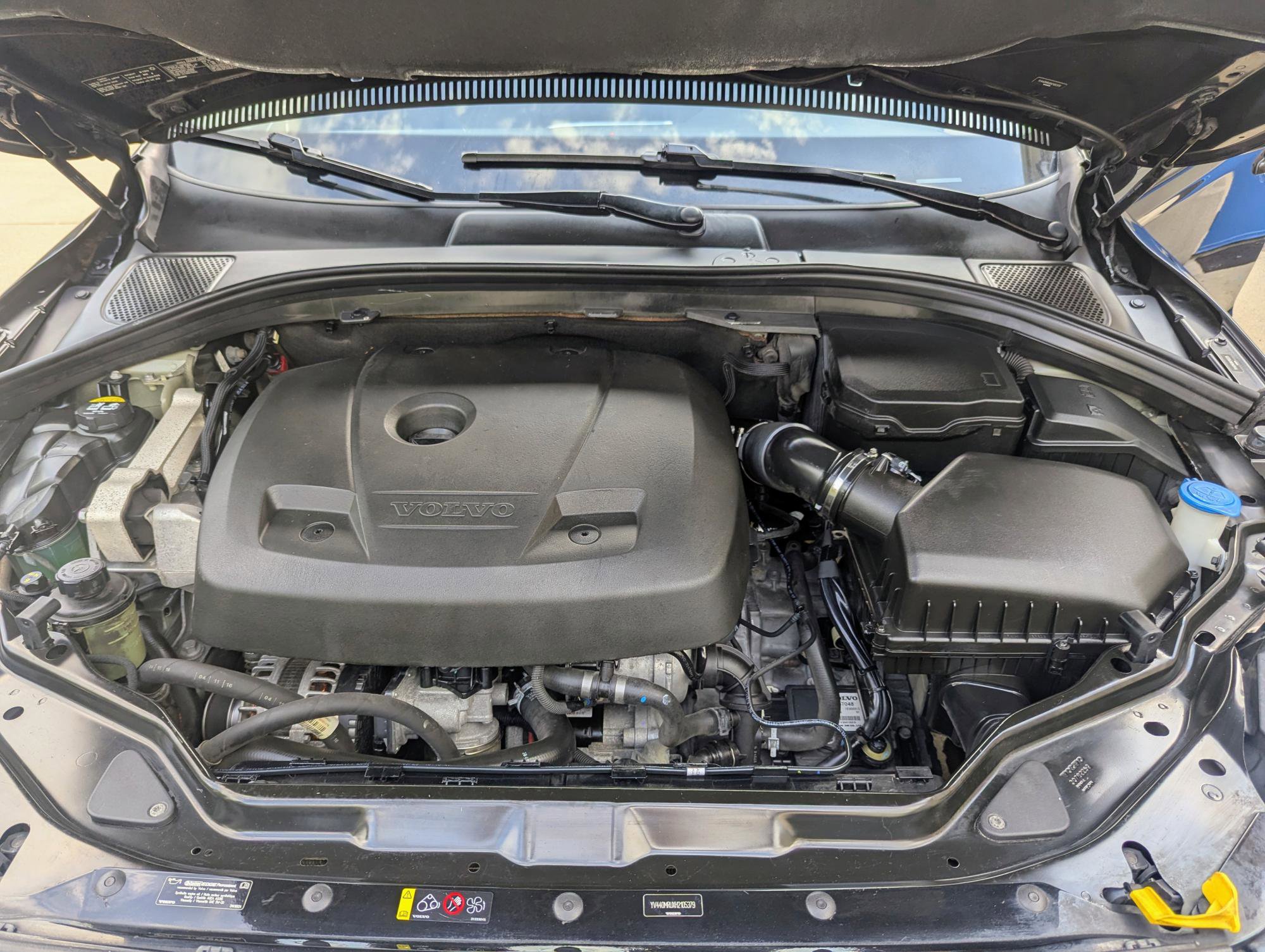 Used 2017 Volvo XC60 T5 Inscription w/ Preferred Option Package image 18