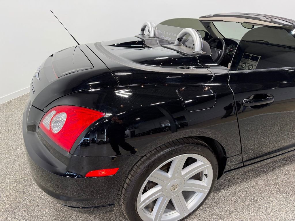 Used 2005 Chrysler Crossfire Convertible image 38