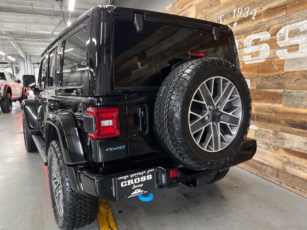 Used 2024 Jeep Wrangler High Altitude AWD/4WD image 23
