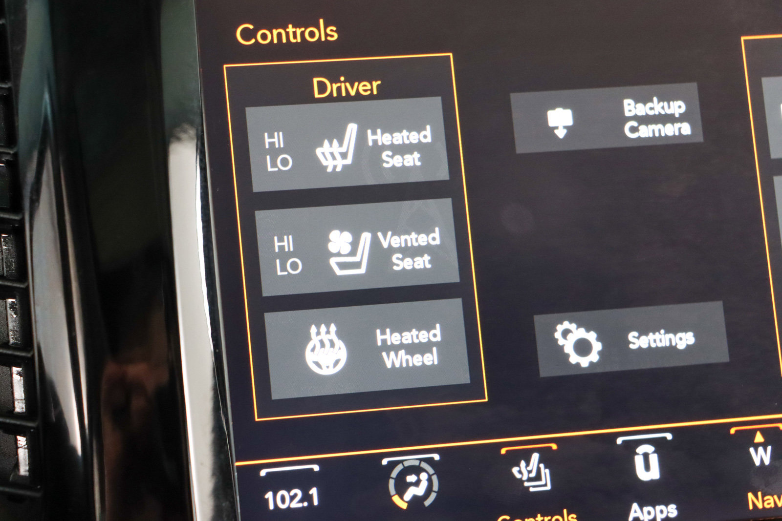 Used 2022 Jeep Cherokee Limited w/ Sun & Sound Group AWD/4WD image 21