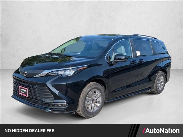 New 2026 Toyota Sienna LE