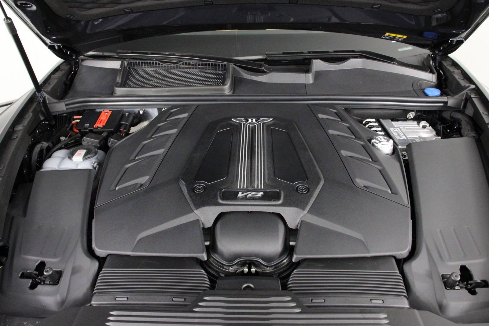 Used 2024 Bentley Bentayga image 26