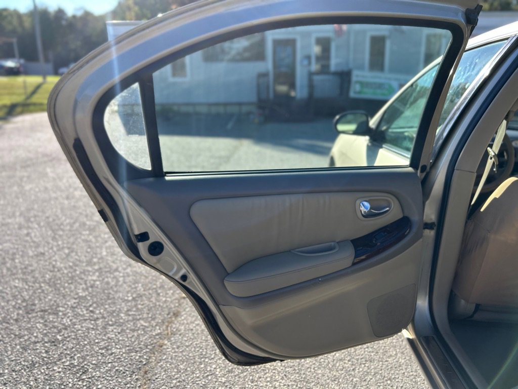 Used 2001 INFINITI I30 FWD image 22
