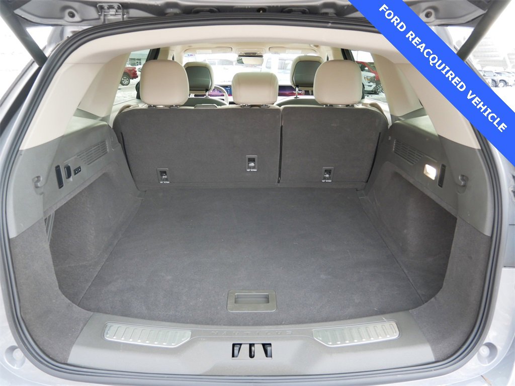 Used 2024 Lincoln Nautilus Premier w/ Equipment Group 102A image 9