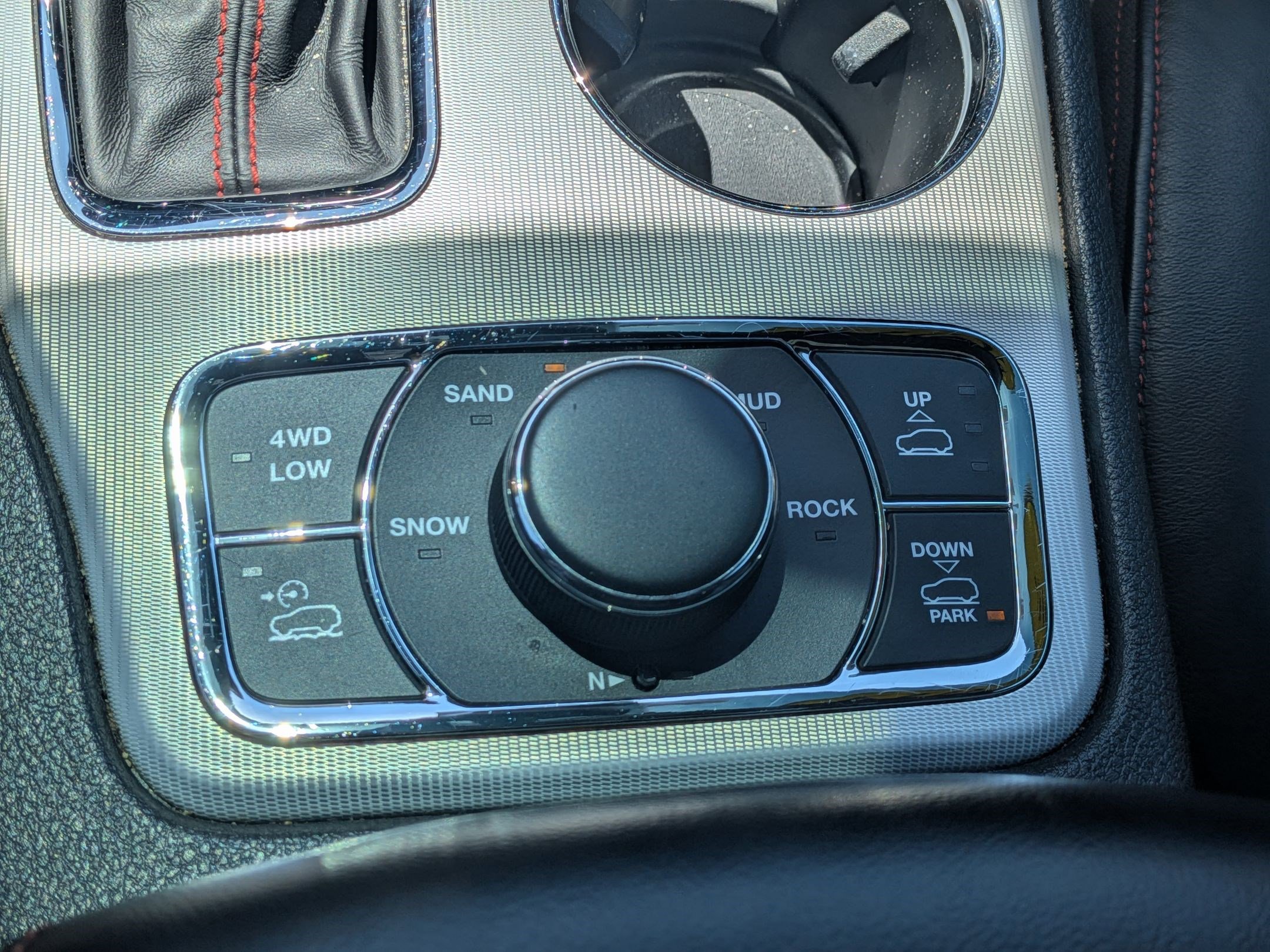 Used 2019 Jeep Grand Cherokee Trailhawk w/ Trailhawk Luxury Group AWD/4WD image 15