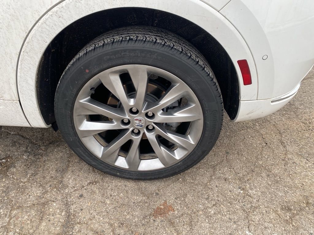 Used 2022 Buick Envision Avenir w/ Technology Package II image 21