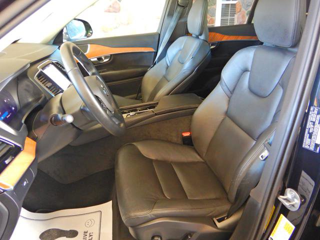 Used 2025 Volvo XC90 B6 Plus image 14