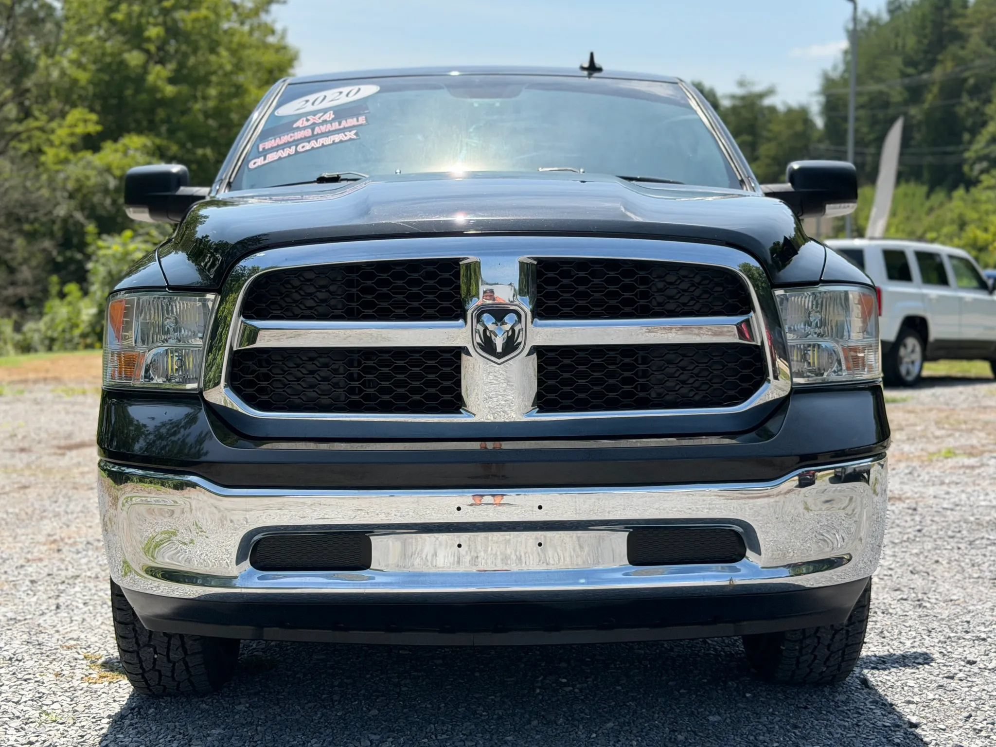 Used 2020 RAM 1500 Classic SLT w/ Luxury Group AWD/4WD image 2