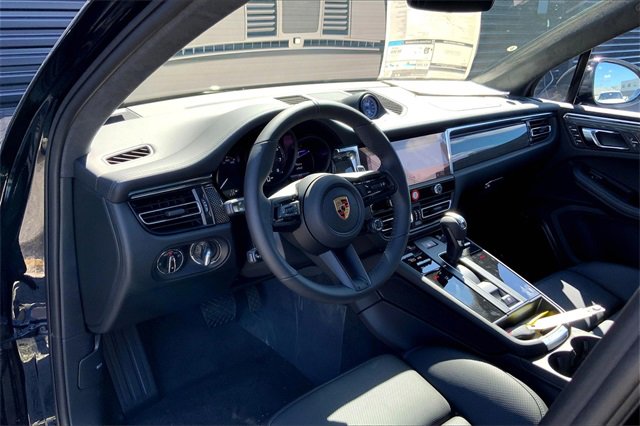 New 2026 Porsche Macan GTS image 4