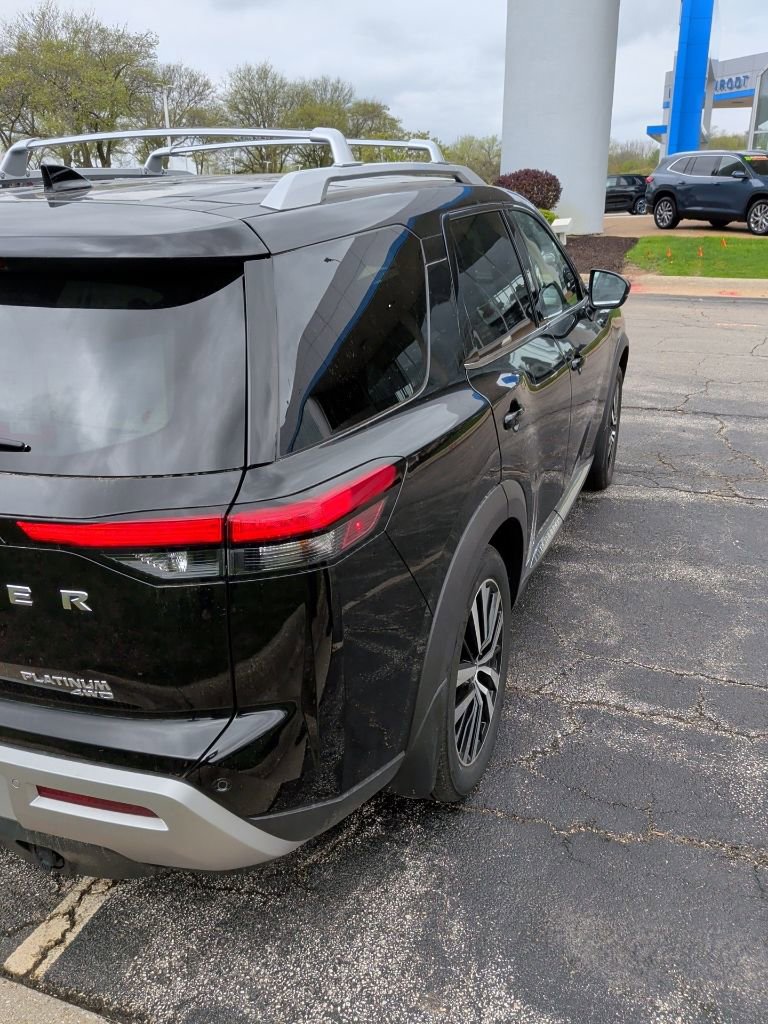 Used 2025 Nissan Pathfinder Platinum w/ Cargo Package AWD/4WD image 4