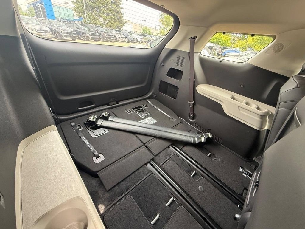 Used 2024 Kia Carnival SX FWD image 13
