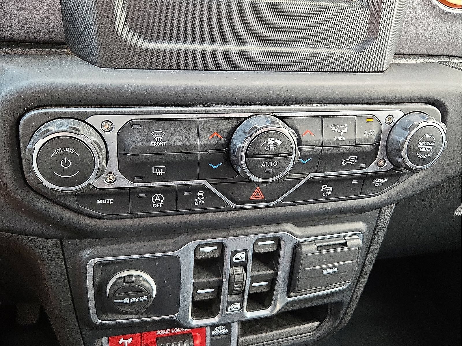 Used 2021 Jeep Gladiator Mojave w/ Safety Group AWD/4WD image 27
